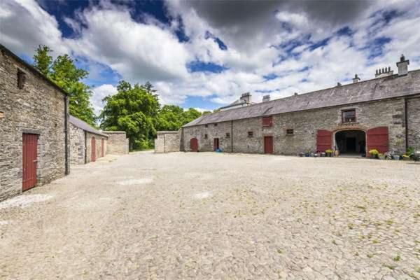 2 Bed Courtyard Apartment At Rockfield House Kells In Meath - Short Term Let ภายนอก รูปภาพ