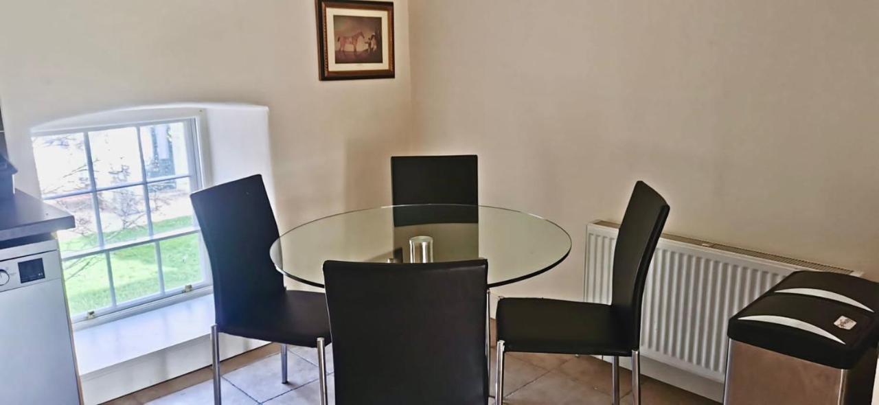 2 Bed Courtyard Apartment At Rockfield House Kells In Meath - Short Term Let ภายนอก รูปภาพ